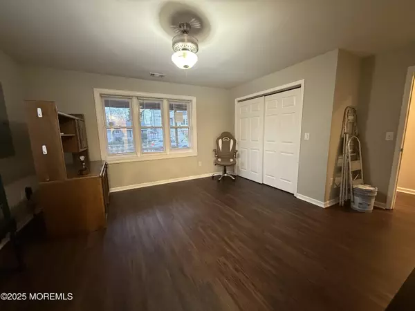 Toms River, NJ 08753,631 Mckinley Avenue