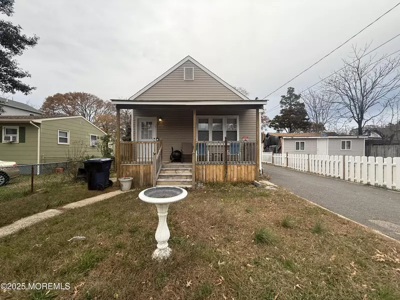 631 Mckinley Avenue, Toms River, NJ 08753