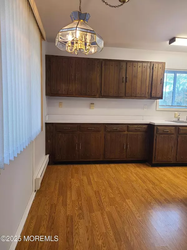 Englishtown, NJ 07726,141 Cross Slope Court