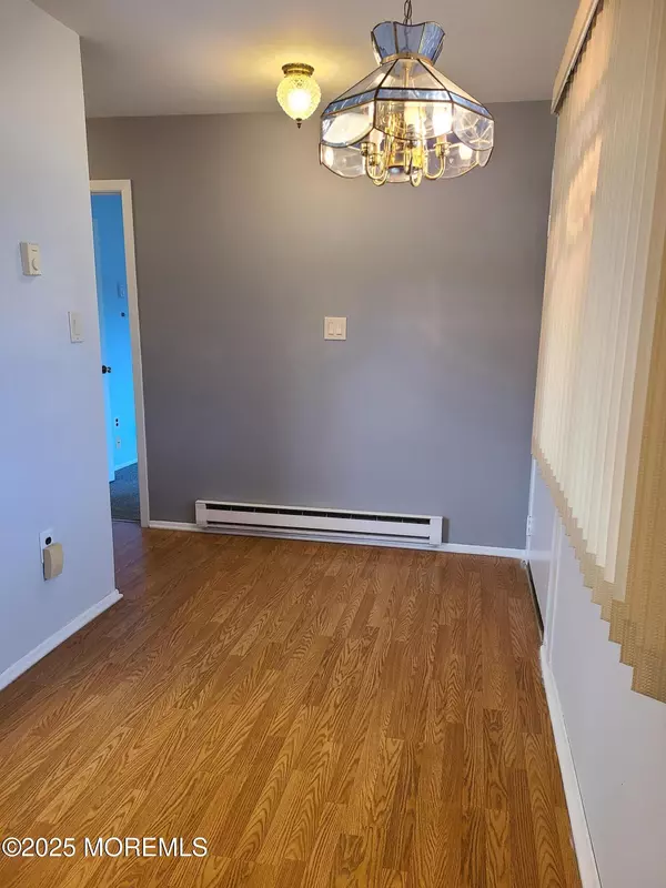 Englishtown, NJ 07726,141 Cross Slope Court