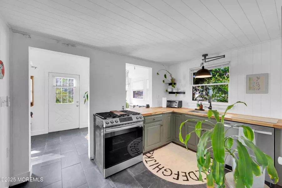 638 Parkside Avenue, Toms River, NJ 08753