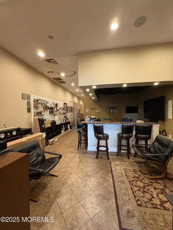 Red Bank, NJ 07701,47 Broad Street