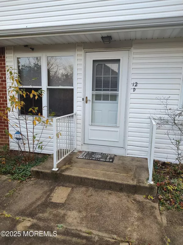 12 Snowberry Lane, Whiting, NJ 08759