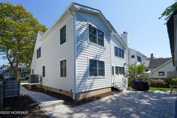 Manasquan, NJ 08736,355 Cedar Avenue