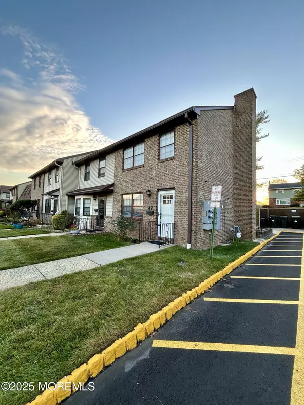 Hazlet, NJ 07730,47 Village Green Way