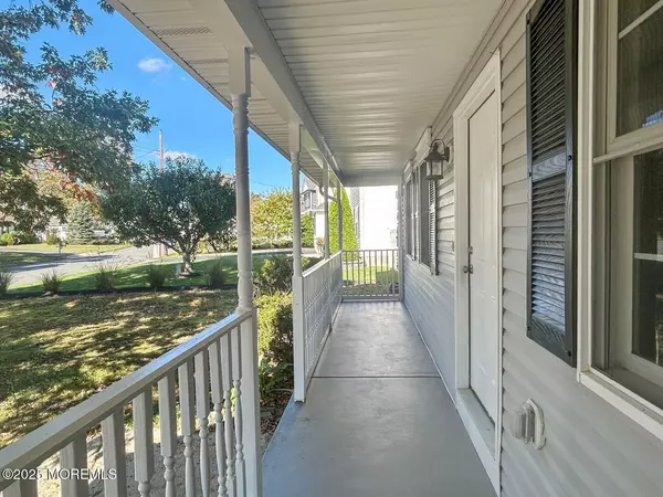 Manahawkin, NJ 08050,547 Shark Lane