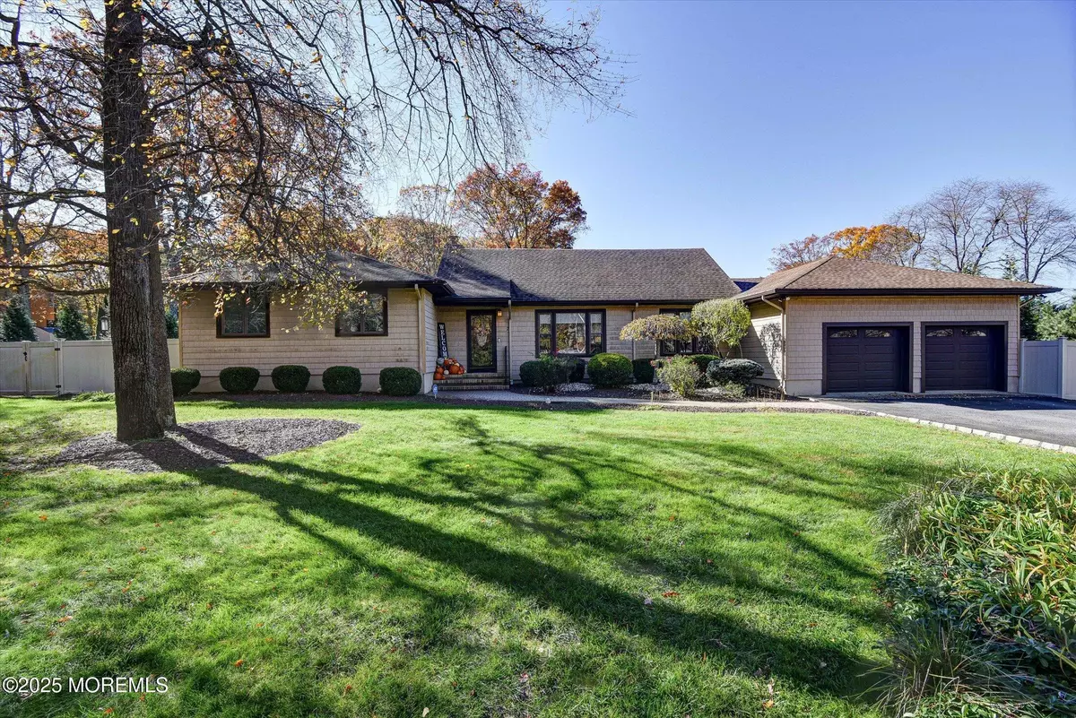 Howell, NJ 07731,2 Lyndon Lane