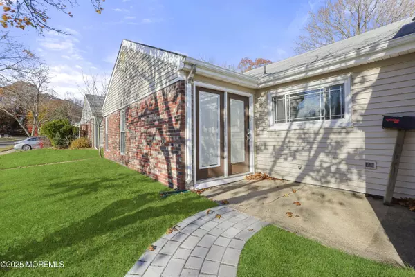 Lakewood, NJ 08701,3 Poppy Court