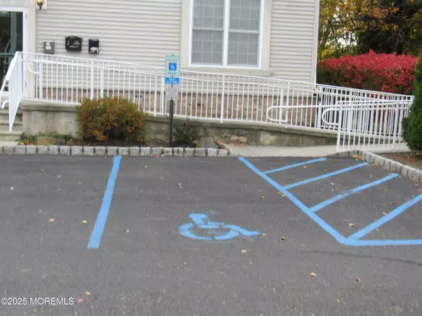 Monroe, NJ 08831,100 Lakeview Drive #1A