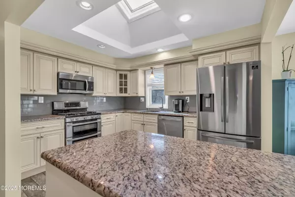 Shrewsbury Boro, NJ 07702,104 Garden Road