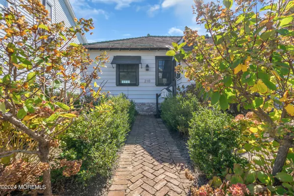 Avon-by-the-sea, NJ 07717,210 Roosevelt Avenue