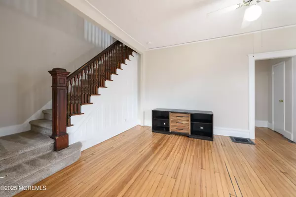 Red Bank, NJ 07701,64 Harding Road