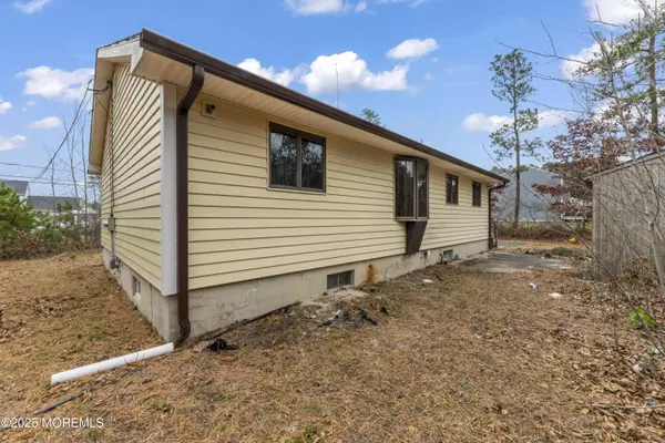 Bayville, NJ 08721,198 Grand Central Parkway