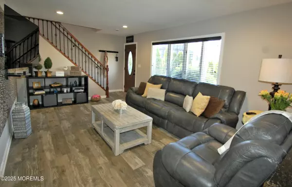 Parlin, NJ 08859,18 Pinetree Drive