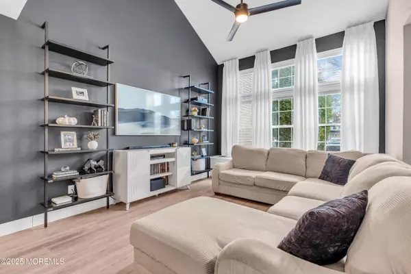 Manalapan, NJ 07726,233 Paddington Court #8-3