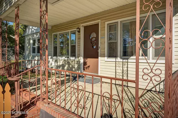 Keyport, NJ 07735,108 W Concourse