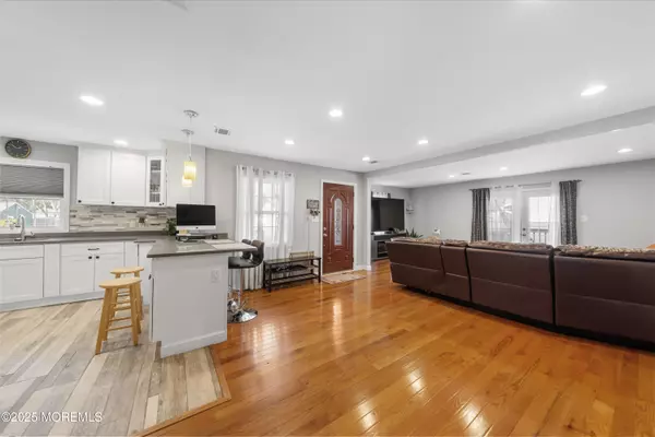 Toms River, NJ 08757,436 Applegate Avenue