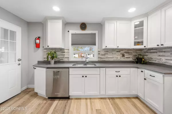 Toms River, NJ 08757,436 Applegate Avenue