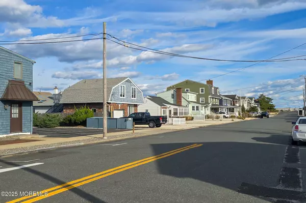 Lavallette, NJ 08735,1605 Grand Central Avenue #1