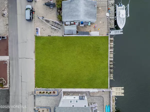 Forked River, NJ 08731,1304 Kauai Drive