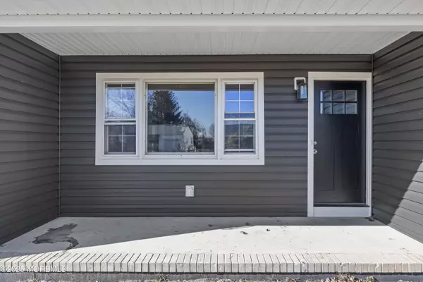 Toms River, NJ 08757,18 Bolingbroke Drive