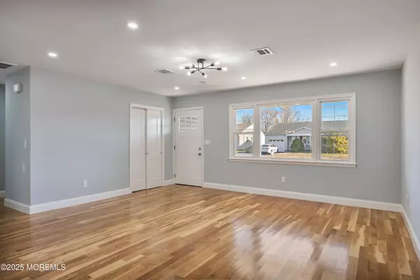 Toms River, NJ 08757,18 Bolingbroke Drive