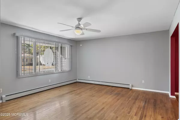 Toms River, NJ 08757,1074 Edgebrook Drive S