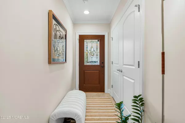 Aberdeen, NJ 07747,47 White Oak Lane