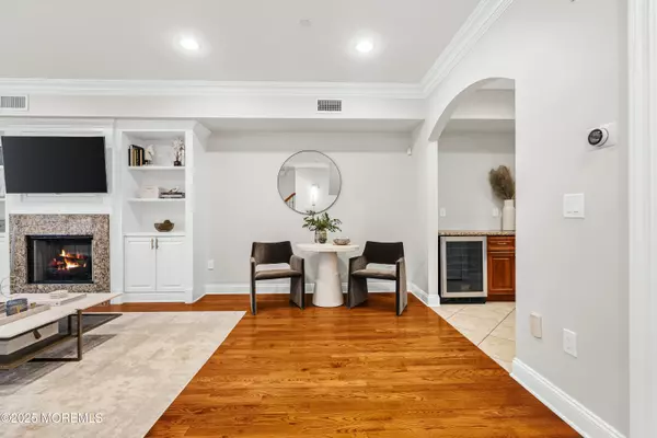 Aberdeen, NJ 07747,47 White Oak Lane