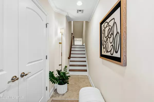 Aberdeen, NJ 07747,47 White Oak Lane