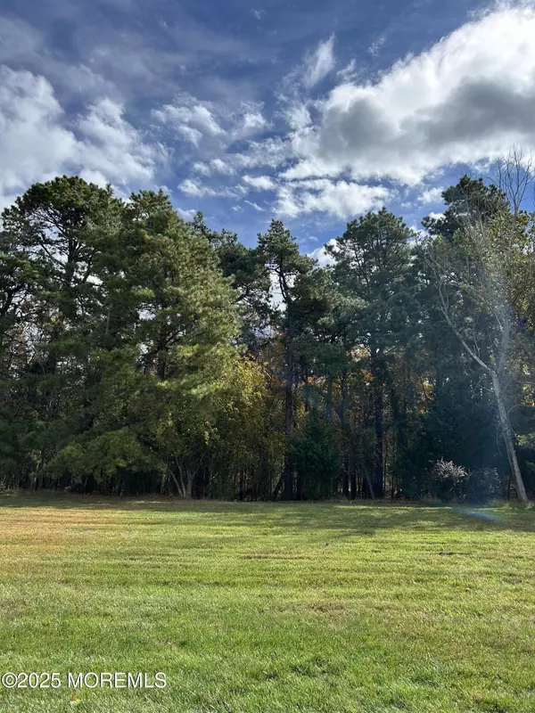 199 Cabrillo Boulevard, Toms River, NJ 08757