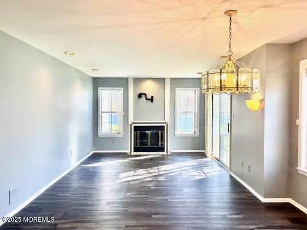 Manalapan, NJ 07726,116 Wellington Court