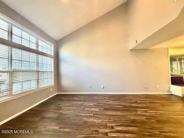 Manalapan, NJ 07726,116 Wellington Court