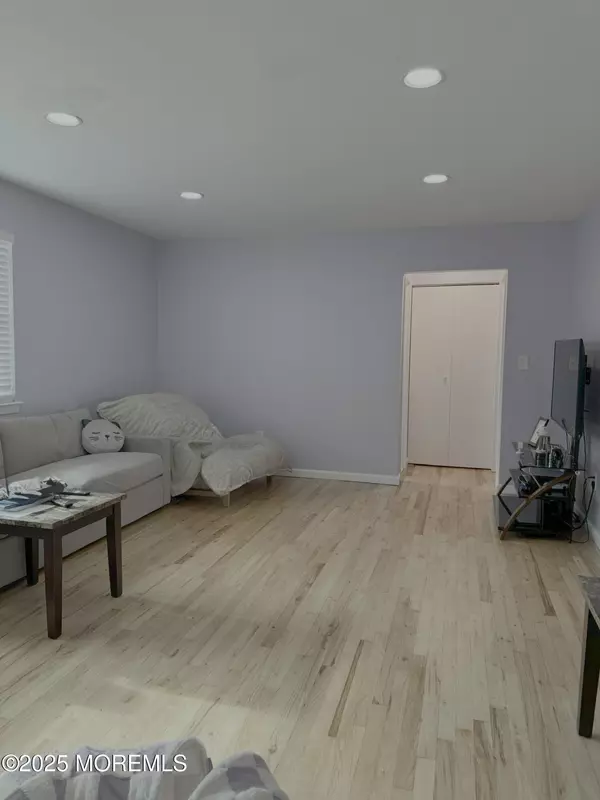 Edison, NJ 08837,199 Evergreen Road #8A