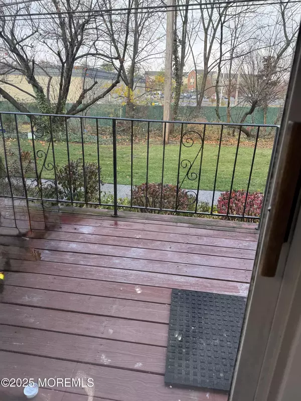 Edison, NJ 08837,199 Evergreen Road #8A