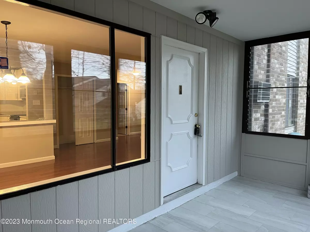 Manalapan, NJ 07726,136 Amberly Drive #F