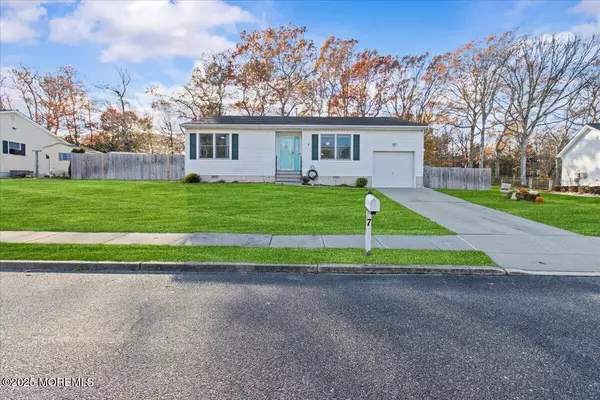 Little Egg Harbor, NJ 08087,7 Baltusrol Court