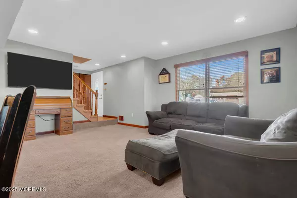 Howell, NJ 07731,25 Concord Circle