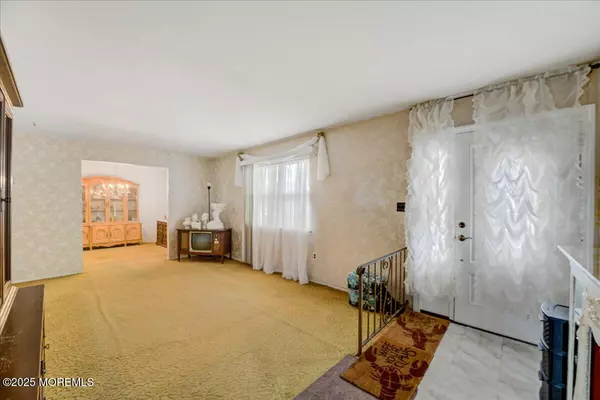 Neptune Township, NJ 07753,8 Knox Boulevard