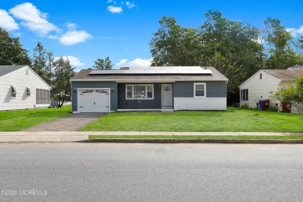 75 Brakenbury Drive, Toms River, NJ 08757