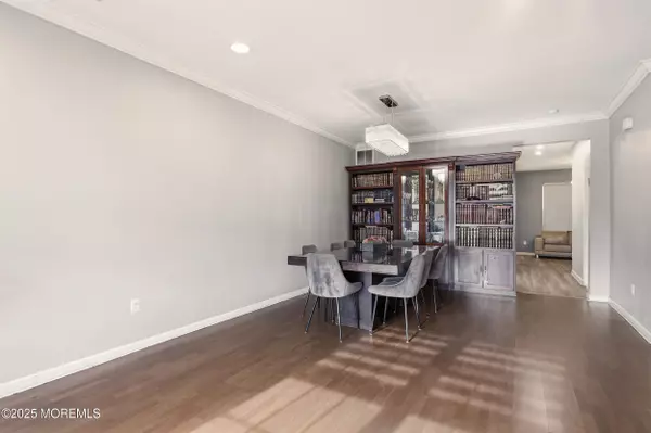 Lakewood, NJ 08701,182 Coles Way