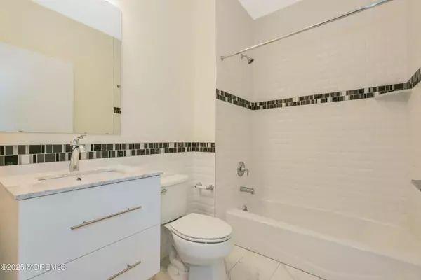 Asbury Park, NJ 07712,700 Bangs Avenue #308