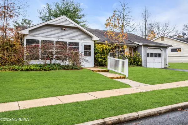 Lakewood, NJ 08701,33 Poinsetta Court