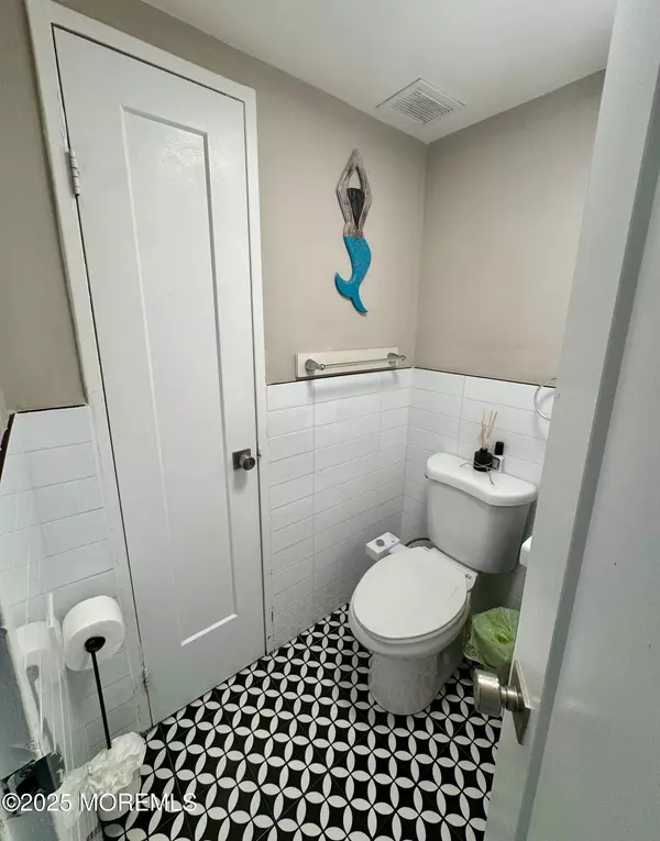 Asbury Park, NJ 07712,321 Sunset Avenue #3H