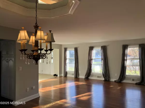 Toms River, NJ 08753,683 Princess Court