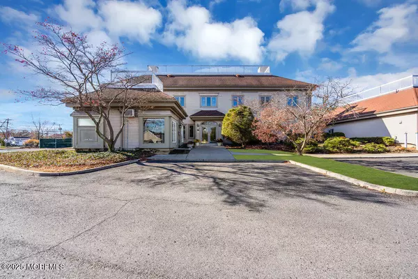 Howell, NJ 07728,1 Dag Hammarskjold Boulevard