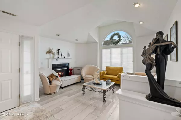 Jackson, NJ 08527,7 Regent Square