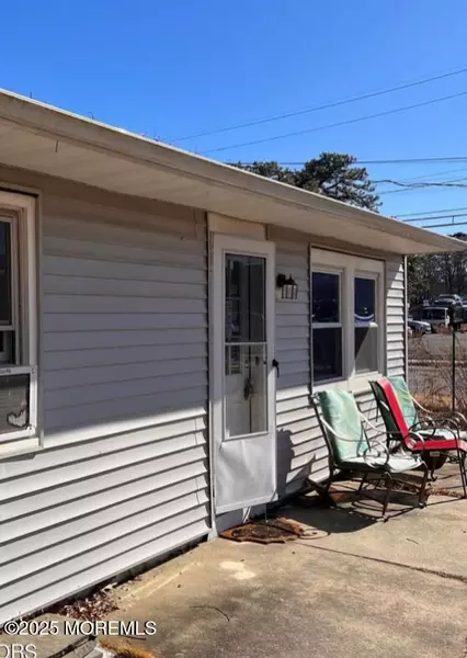 511 Holly Village Lane, Toms River, NJ 08753