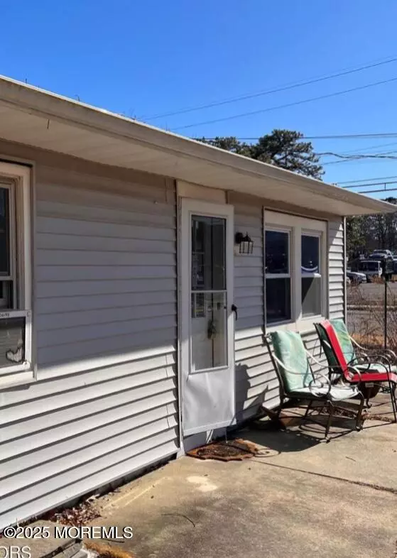 511 Holly Village Lane, Toms River, NJ 08753