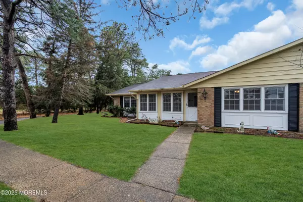 29 Gramercy Lane, Manchester, NJ 08759